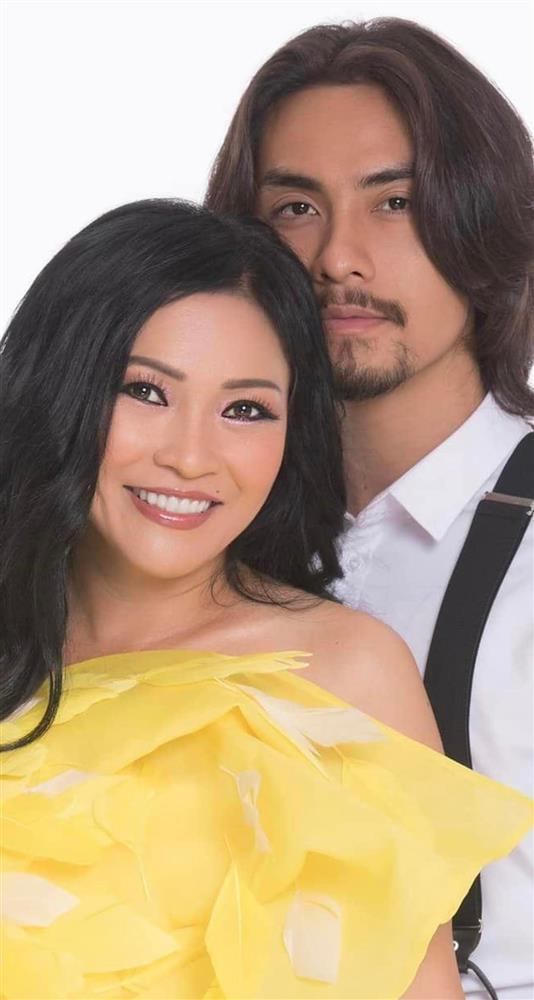 Từ khi yêu phi công, Phương Thanh tuổi 50 trở thành đôi mươi-11