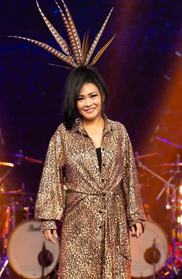 Từ khi yêu phi công, Phương Thanh tuổi 50 trở thành đôi mươi-5