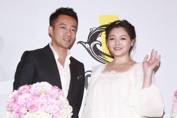 Uông Tiểu Phi lộ bộ ảnh ngoại tình, bị tố vũ lực Từ Hy Viên lúc bầu bí-7