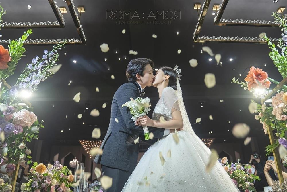 Bộ đôi thần tượng xả ảnh đám cưới bí mật, ai cũng xuýt xoa-4
