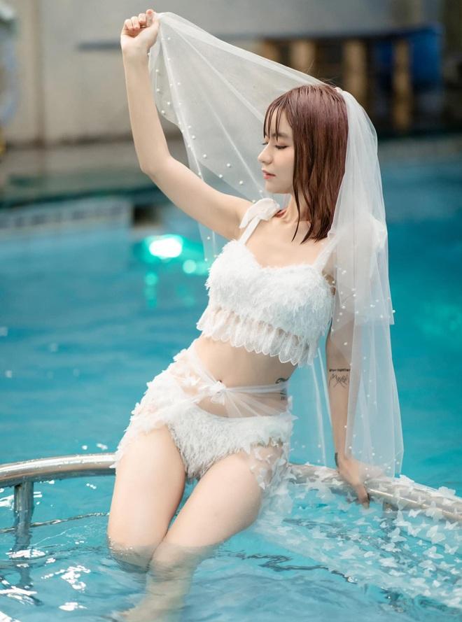 Diện bikini vóc dáng quá nuột, vợ Mạc Văn Khoa bị nghi sống ảo-5