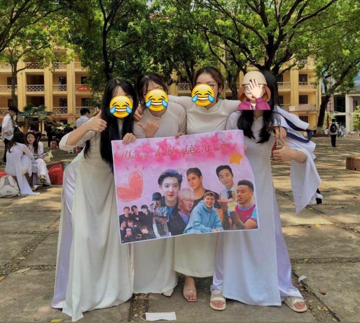 Check-in bá đạo ngày bế giảng: Không có hài nhất, chỉ có hài hơn-7