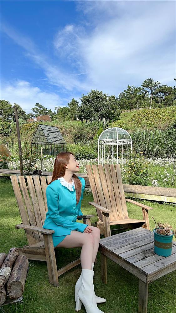 Nhã Phương mặc kín mít sau khi phủ nhận mang thai lần 2-1