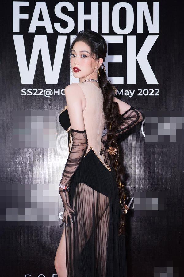 Bình An ngơ ngác - bật ngửa khi Phương Nga mặc hở lên thảm đỏ-3