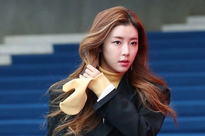 Park Han Byul sinh con thứ 2, tha thứ cho người chồng tù tội-3