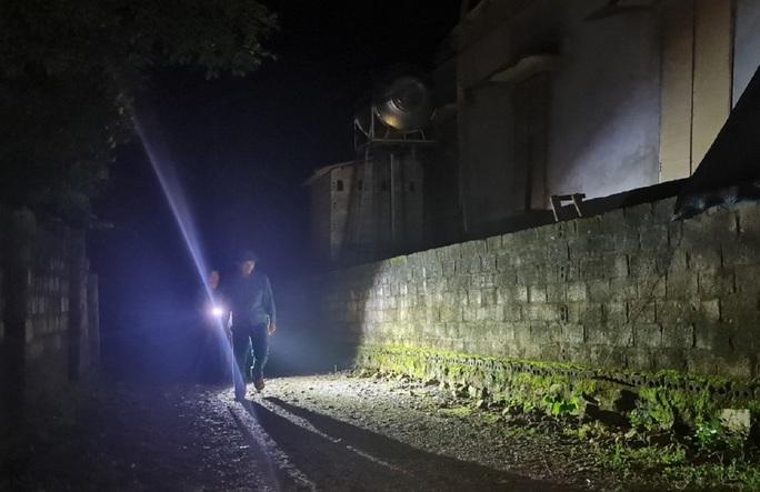 Trắng đêm truy bắt Triệu Quân Sự trốn trại giam-8