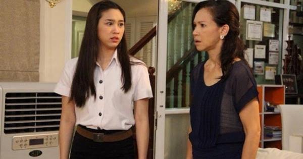 Tôi và mẹ đi viếng mộ anh trai, bỗng mặt mẹ tôi tái mét rồi bỏ chạy-2