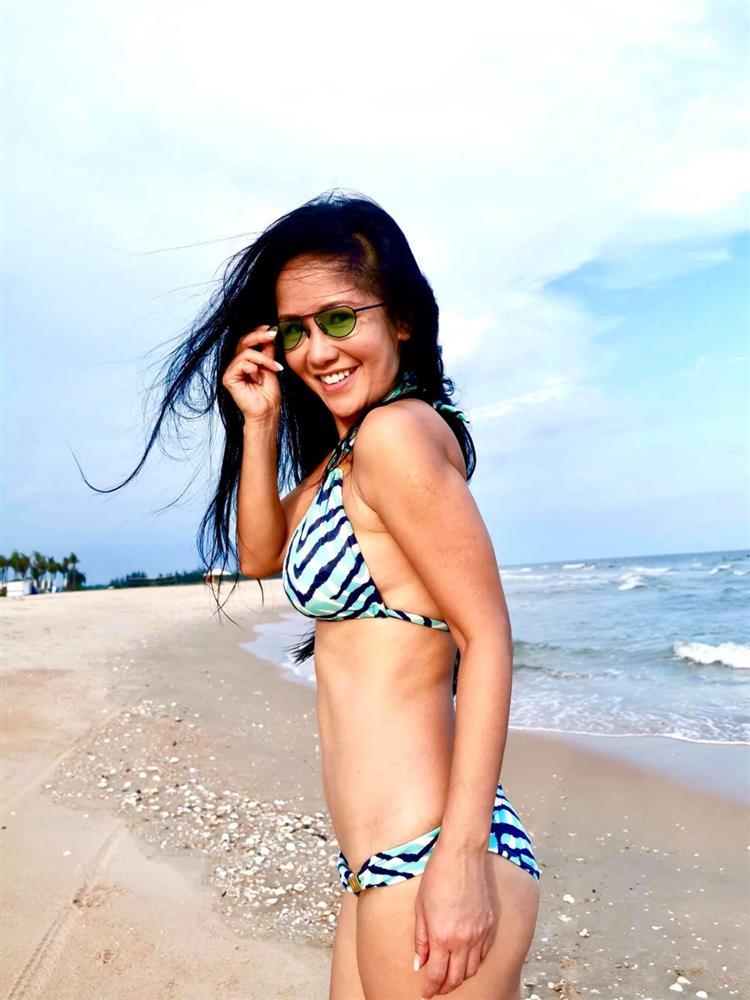 Diva Hồng Nhung khoe mặt mộc, than thở eo mất phom ở tuổi 52-5