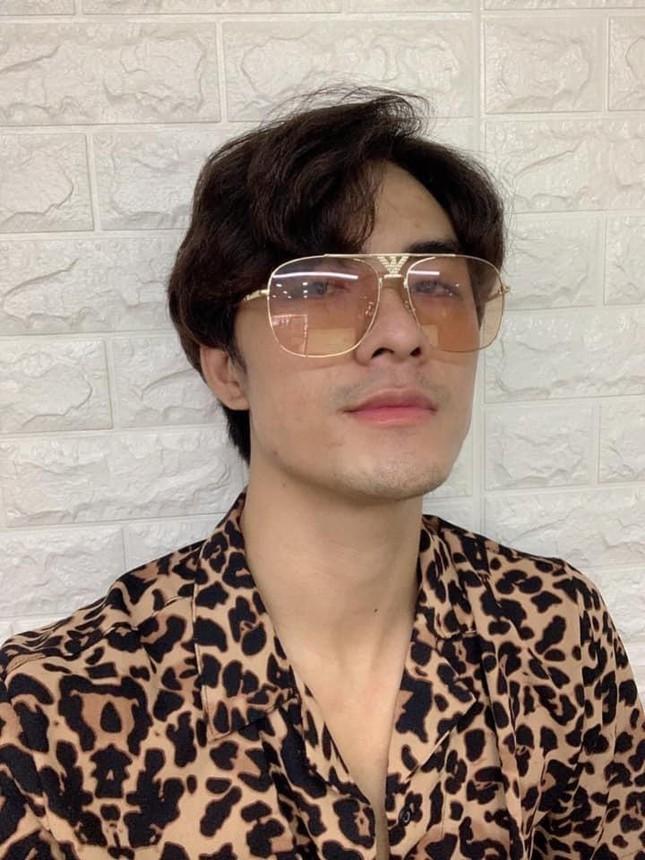 Phi công trẻ Phương Thanh bị tung bộ ảnh đàng hoàng vợ con?-5