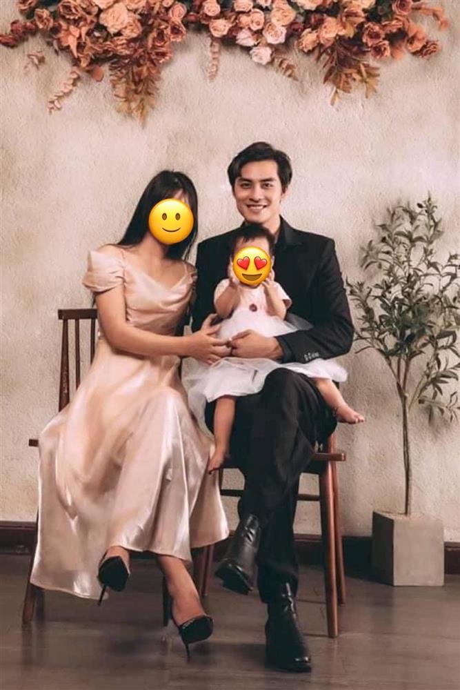 Phi công trẻ Phương Thanh bị tung bộ ảnh đàng hoàng vợ con?-9