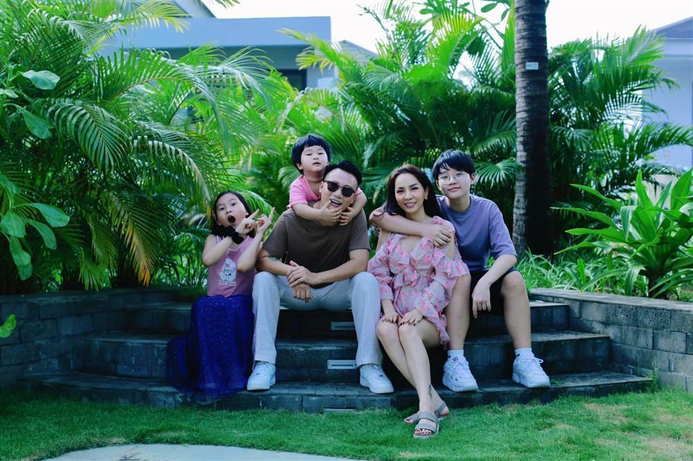 Sao Việt hôm nay 1/6: Dàn celeb thi nhau khoe ảnh ấu thơ-10