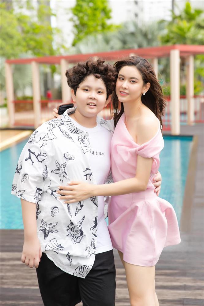 Sao Việt hôm nay 1/6: Dàn celeb thi nhau khoe ảnh ấu thơ-17