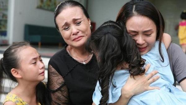 Cảnh con cái khóc chết lặng khi bố mẹ ly hôn trên màn ảnh Việt-6