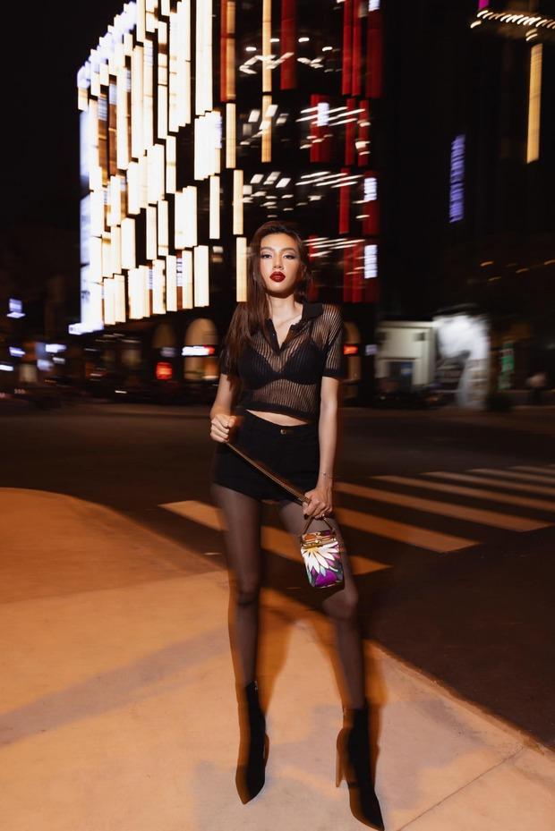 Thùy Tiên từ chối thả rông khi mặc lại áo xuyên thấu của Hà Hồ-2
