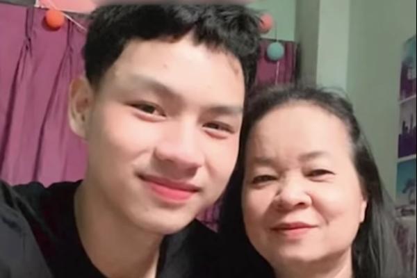 The 18-year-old fell in love with his aunt, U60, it took 3 months to dare to confess