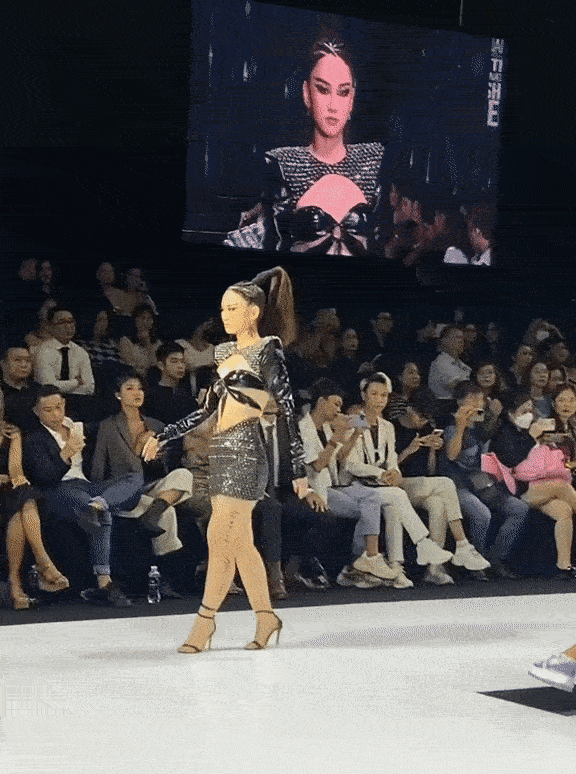 Minh Tú thanh minh sau khi bênh màn catwalk thảm họa của Lê Bống-2