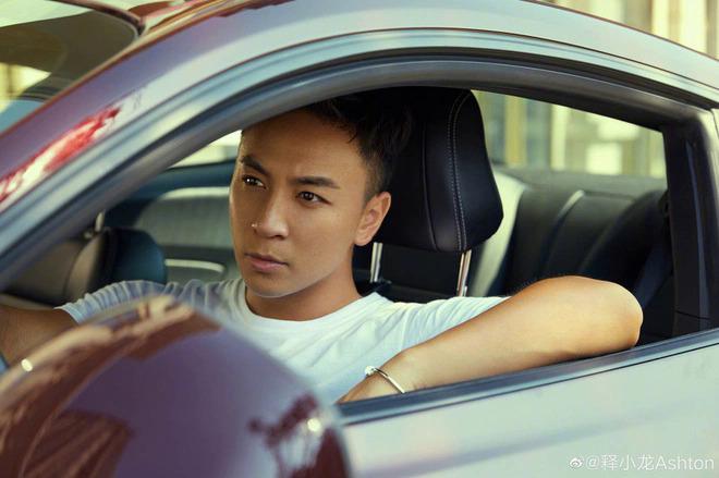 Vợ con tin đồn của Thích Tiểu Long lộ diện-3