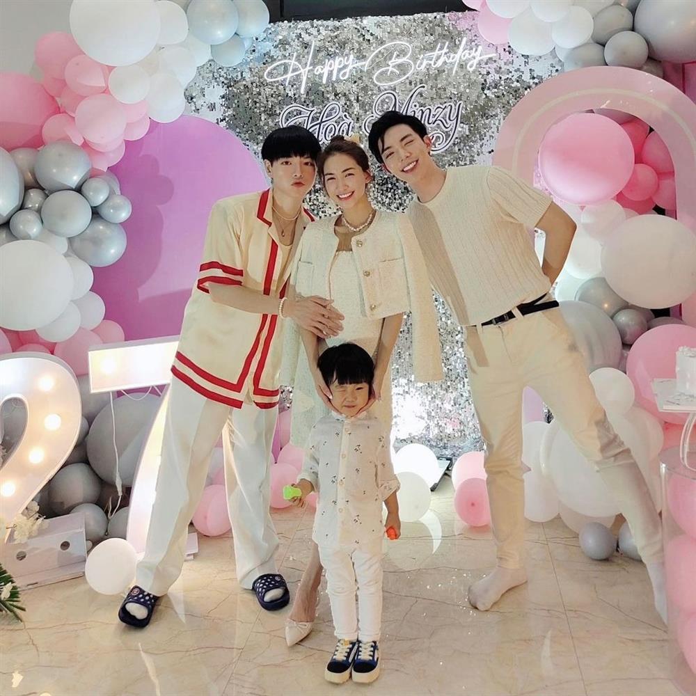 Sinh nhật Hòa Minzy, Erik - Đức Phúc phấn son át nhân vật chính-3