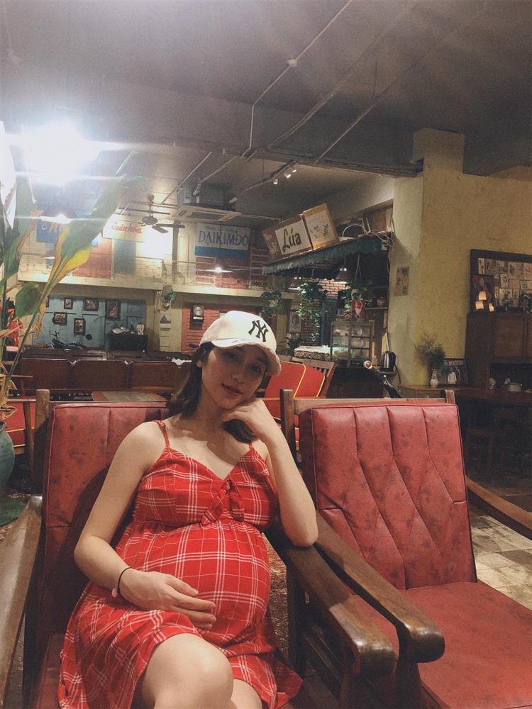 Hòa Minzy xả loạt ảnh mang thai, bất ngờ nhan sắc mẹ bầu-2