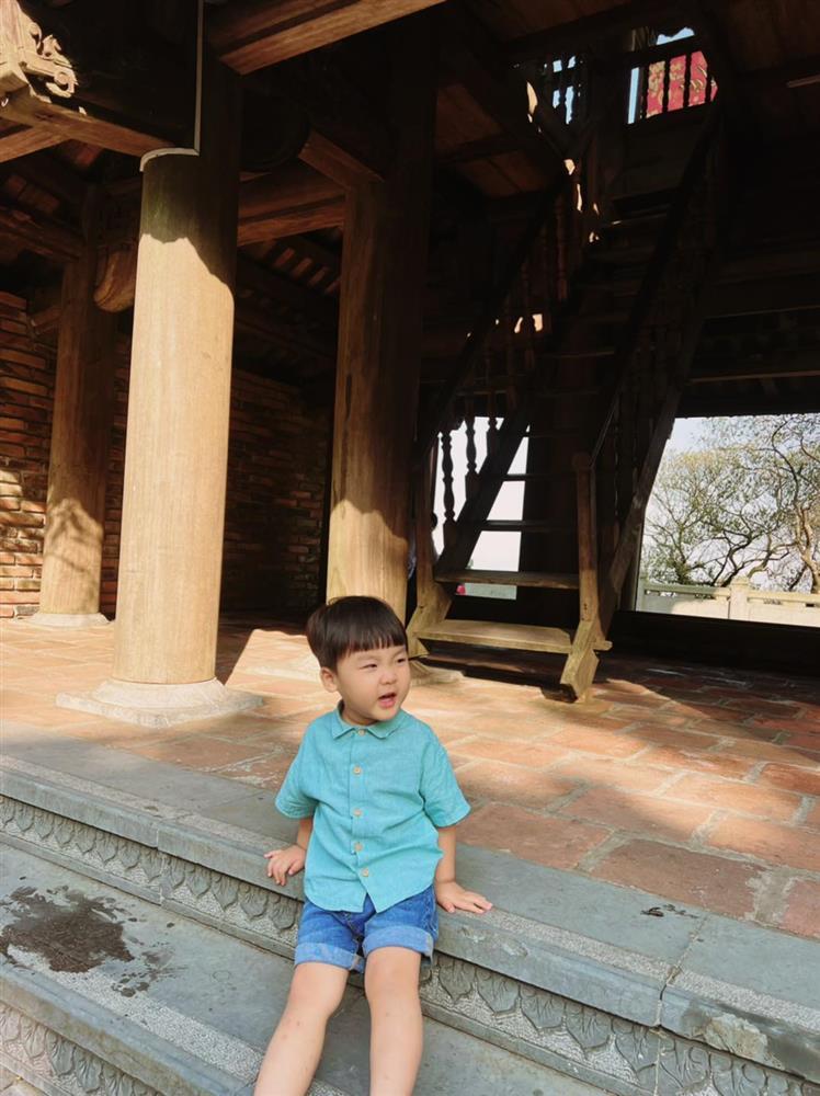 Hòa Minzy xả loạt ảnh mang thai, bất ngờ nhan sắc mẹ bầu-8