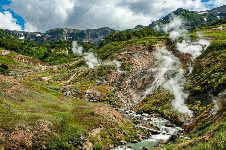 Thung lũng sở hữu những ngọn đồi khói trắng đẹp như tranh-3