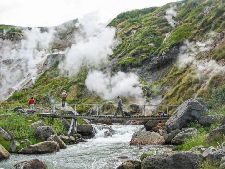 Thung lũng sở hữu những ngọn đồi khói trắng đẹp như tranh-5