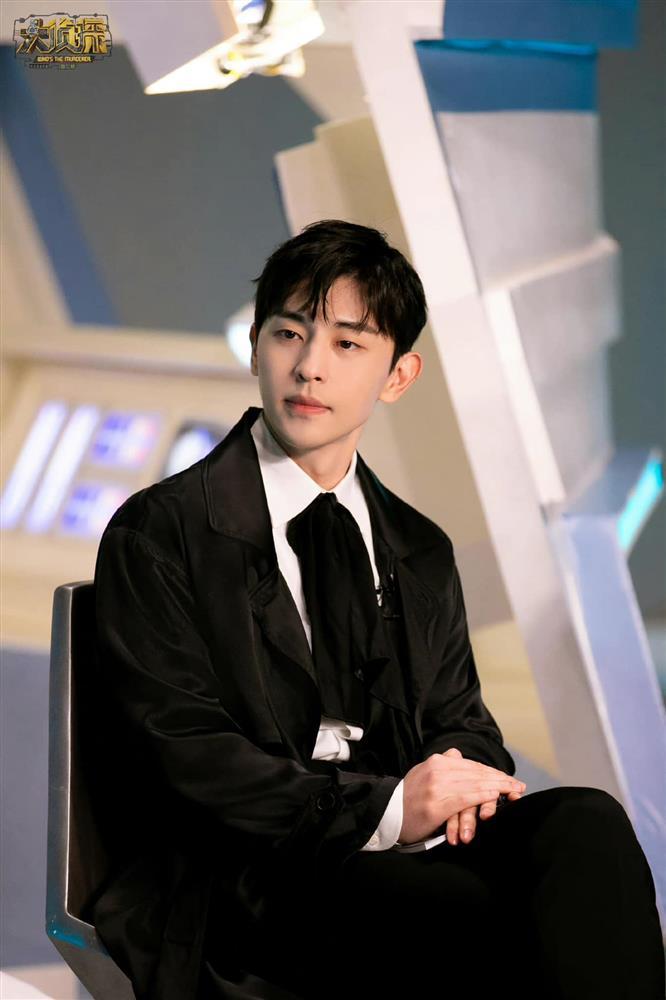 Đặng Luân lần đầu xuất hiện sau trốn thuế, cúi đầu đi nhanh-5