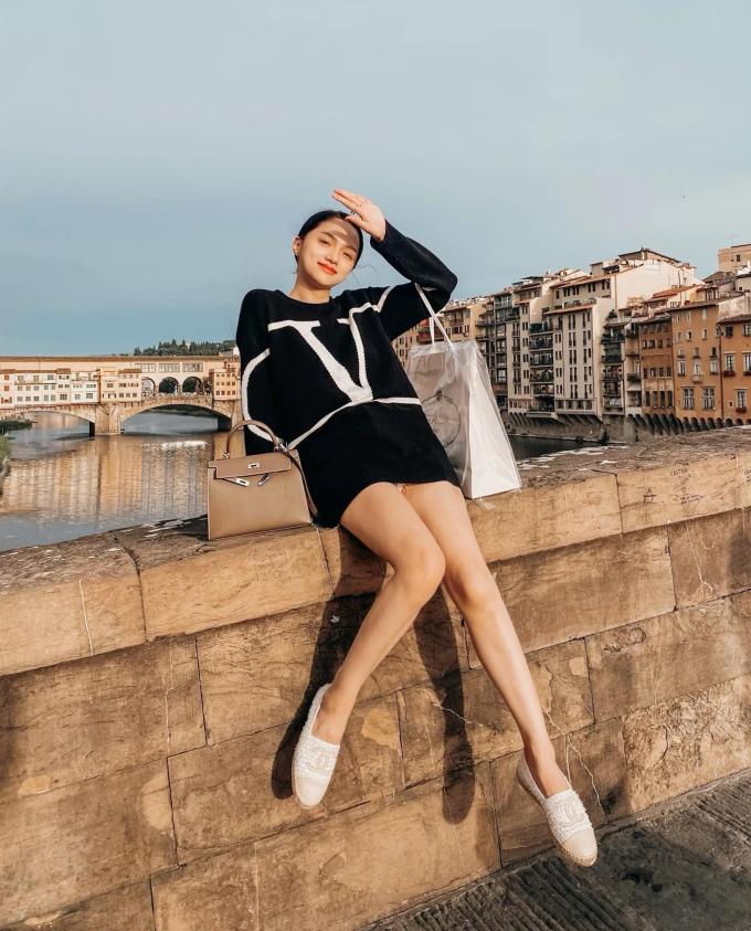 Hương Giang mix đồ sang chảnh ngút ngàn vi vu Pháp, Ý-1