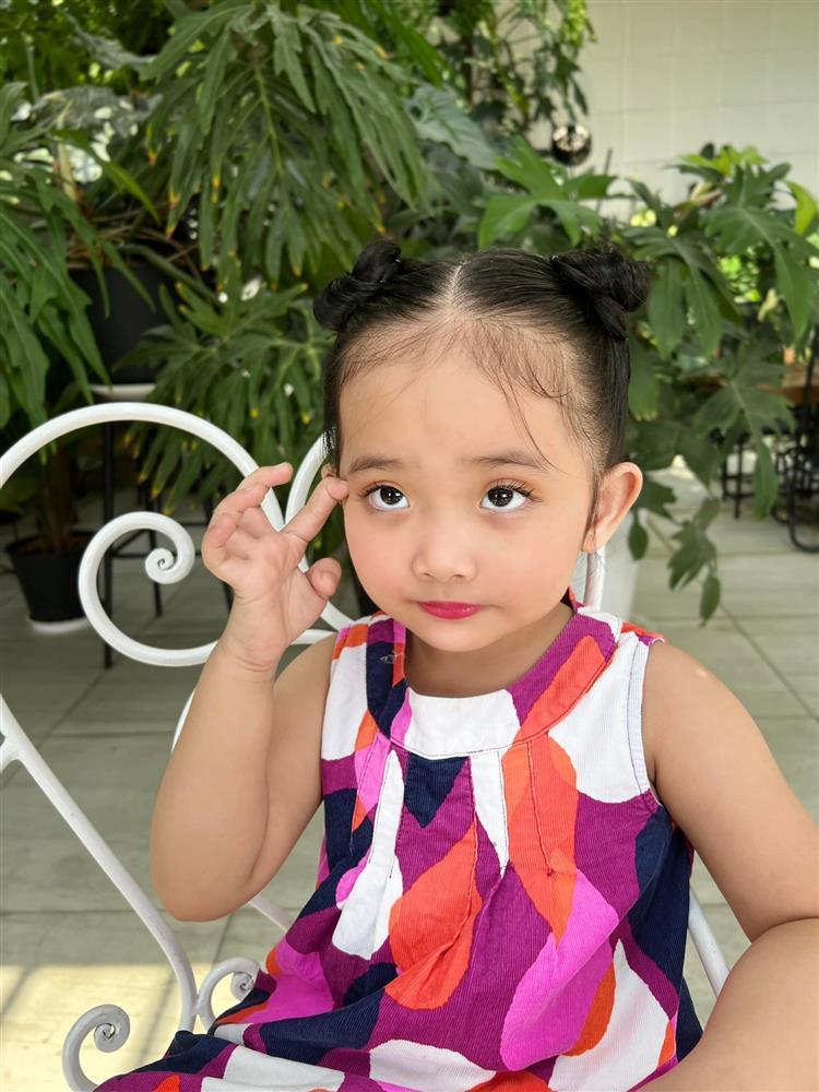 Mỗi người một ý về ngoại hình con gái Khánh Thi - Phan Hiển-12