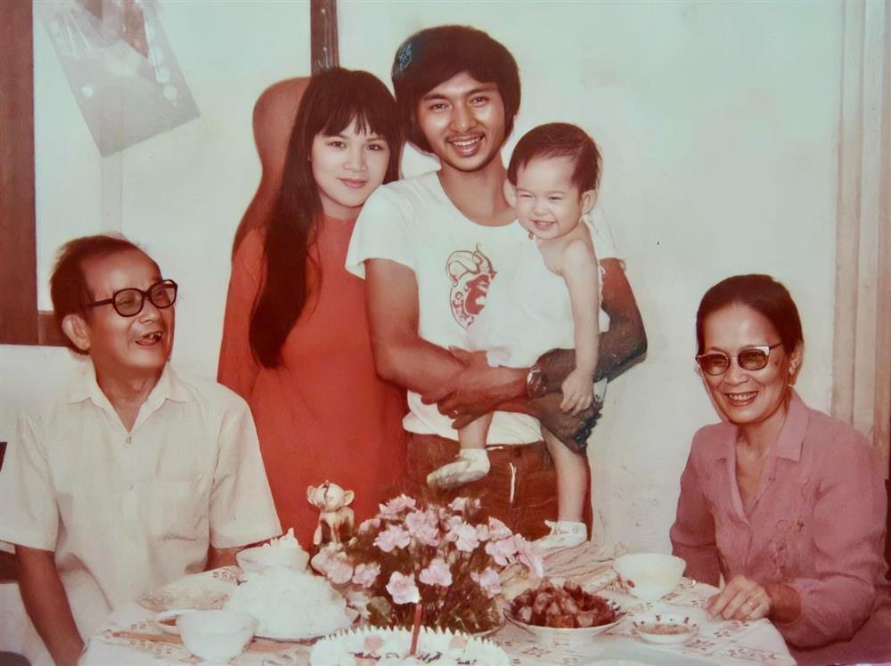 Sao Việt hôm nay 2/6: Dương Khắc Linh khóa môi Sara Lưu kỷ niệm cưới-9