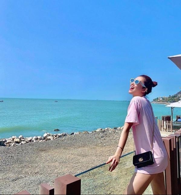 Thúy Ngân đại gia ngầm Vbiz, sắm 1 lèo 2 túi hiệu, 1 cái nửa tỷ-7