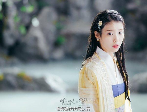 Từng bị gạch đá, IU và Nam Joo Hyuk trở lại thành công bậc nhất-2