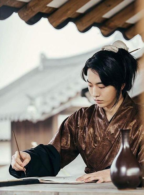 Từng bị gạch đá, IU và Nam Joo Hyuk trở lại thành công bậc nhất-7