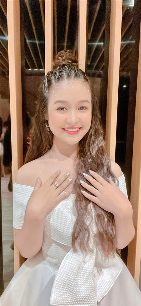 Ngoại hình già dặn của Hoa khôi nhí Cần Thơ tuổi 14-2