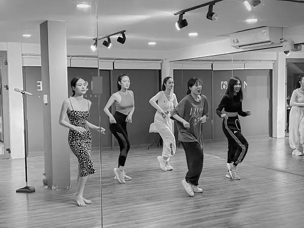 Hé lộ dàn celeb khủng dự đám cưới Minh Hằng-2