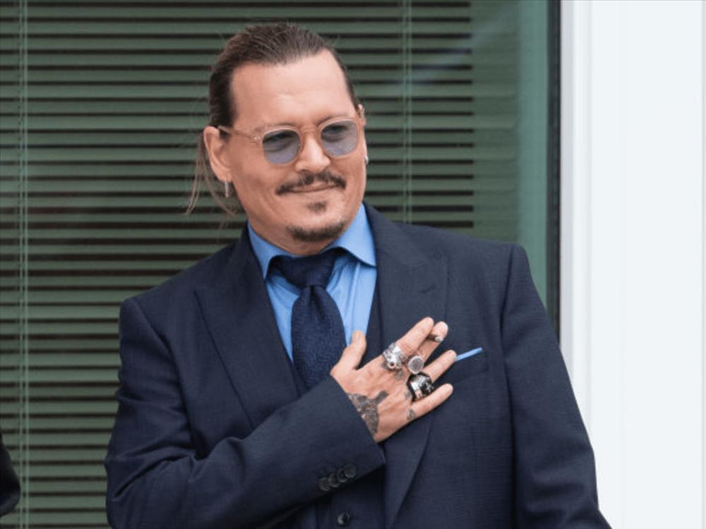 Dior perfume brand sold out for not abandoning Johnny Depp-2