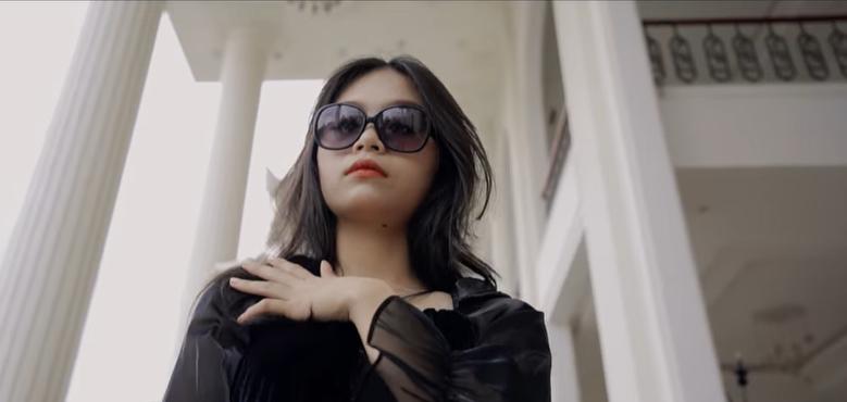 Ảnh kỷ yếu phong cách con nhà giàu của học sinh lớp 9 Quảng Trị-15