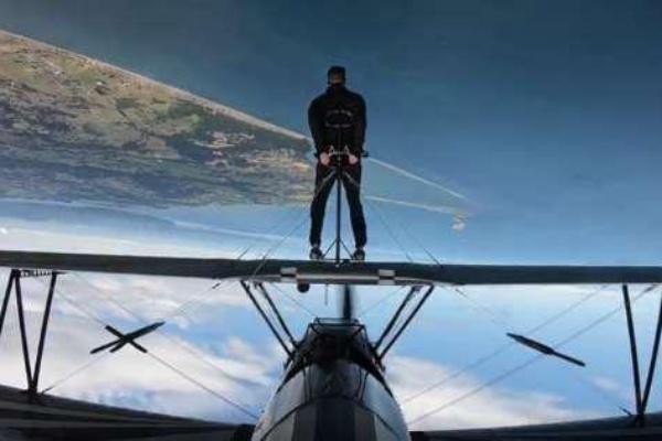 Xem xét cấm bay các trường hợp ‘sống ảo’ trên sân bay-2