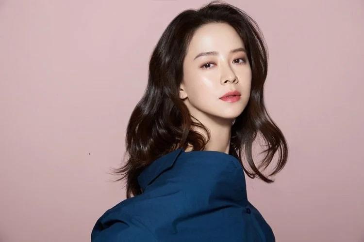 Mợ ngố Song Ji Hyo dưỡng da trẻ mãi không già tuổi 41-2