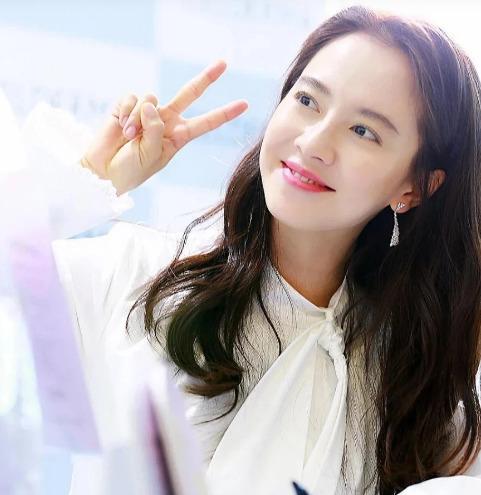 Idiot Song Ji Hyo keeps her skin young forever aged 41-4