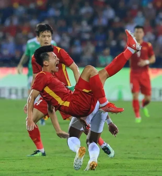 The player who opened the score for U23 Vietnam: Hot boy on the pitch, the valedictorian of the university-2