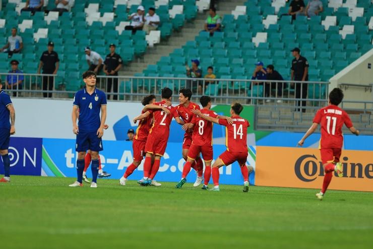 The player who opened the score for Vietnam U23: Hot boy on the pitch, the valedictorian of the university-1