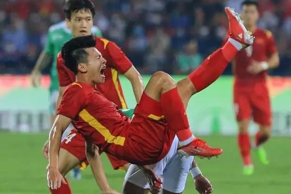Phan Tuan Tai opened the scoring for Vietnam U23 in 17 seconds