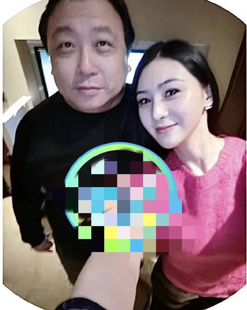 Bồ Uông Tiểu Phi lộ ảnh trong khách sạn với đại đạo diễn-3