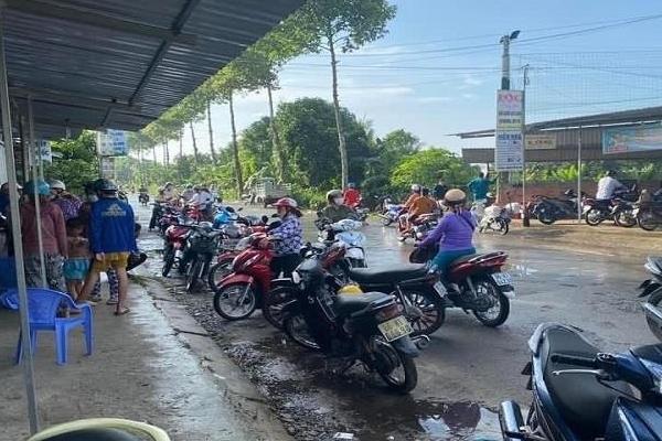 Đưa gái trẻ vào khách sạn vui vẻ, gã đàn ông cuồng ghen gây họa-2