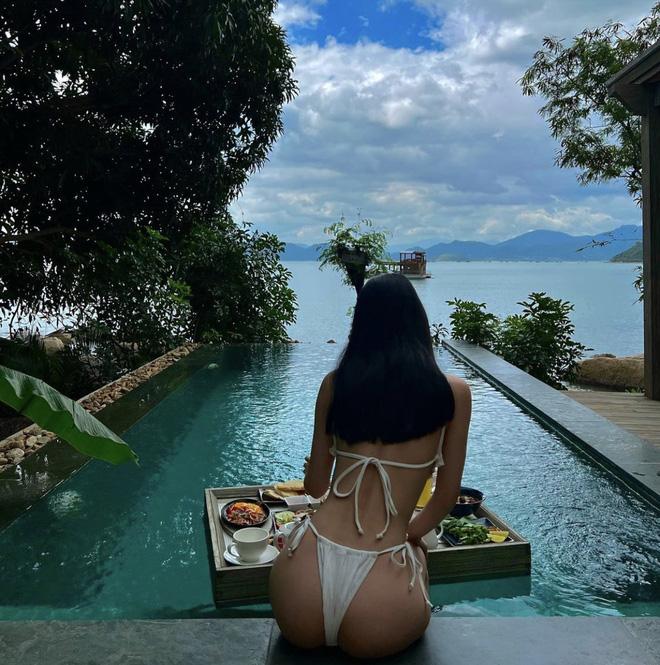 Jun Vũ mặc váy lưới có như không hở hơn Ngọc Trinh-5