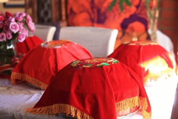 Đưa mẹ chồng 400 triệu, con dâu ê chề khi nhà trai đi xin dâu chỉ 3 tráp-2