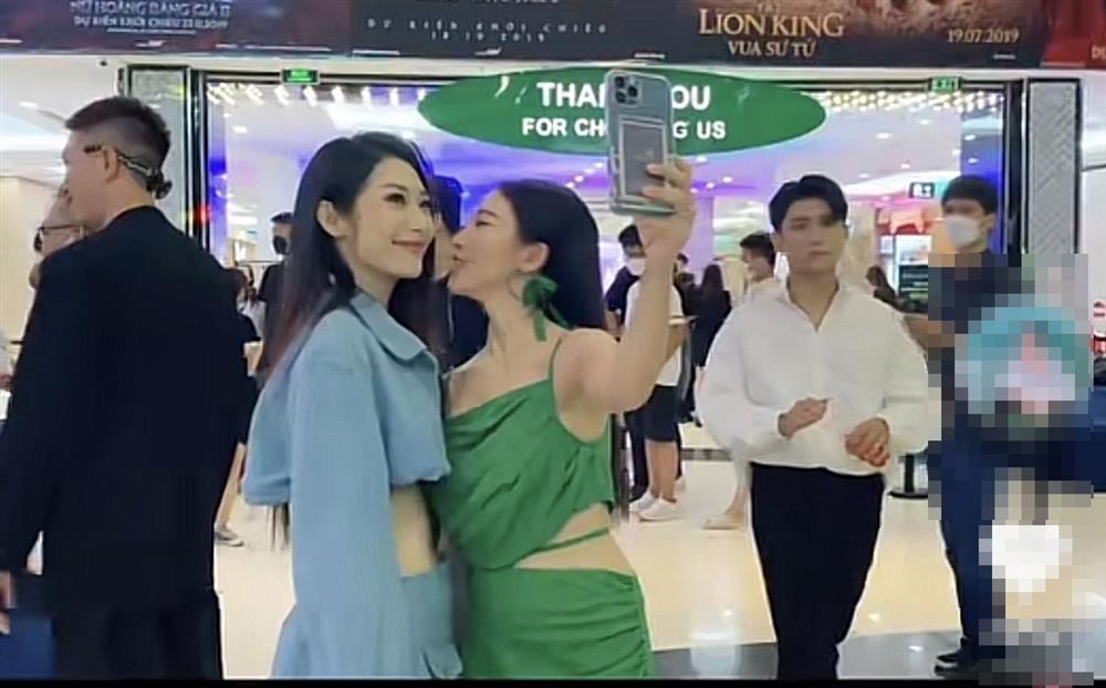 Khổng Tú Quỳnh gây lú vì visual cam thường giống hệt Thùy Tiên-1
