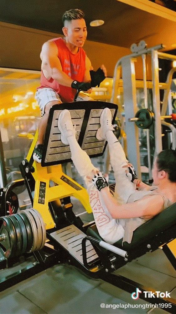 Angela Phương Trinh mặc bikini nhưng body đô vật nhìn phát hốt-8