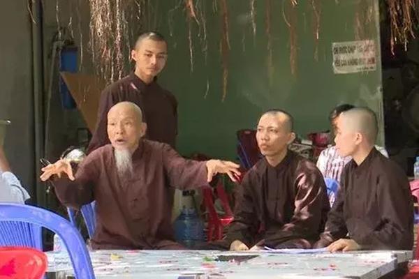 Lai lịch mù mờ của 7 bị can ở Tịnh thất Bồng Lai-7